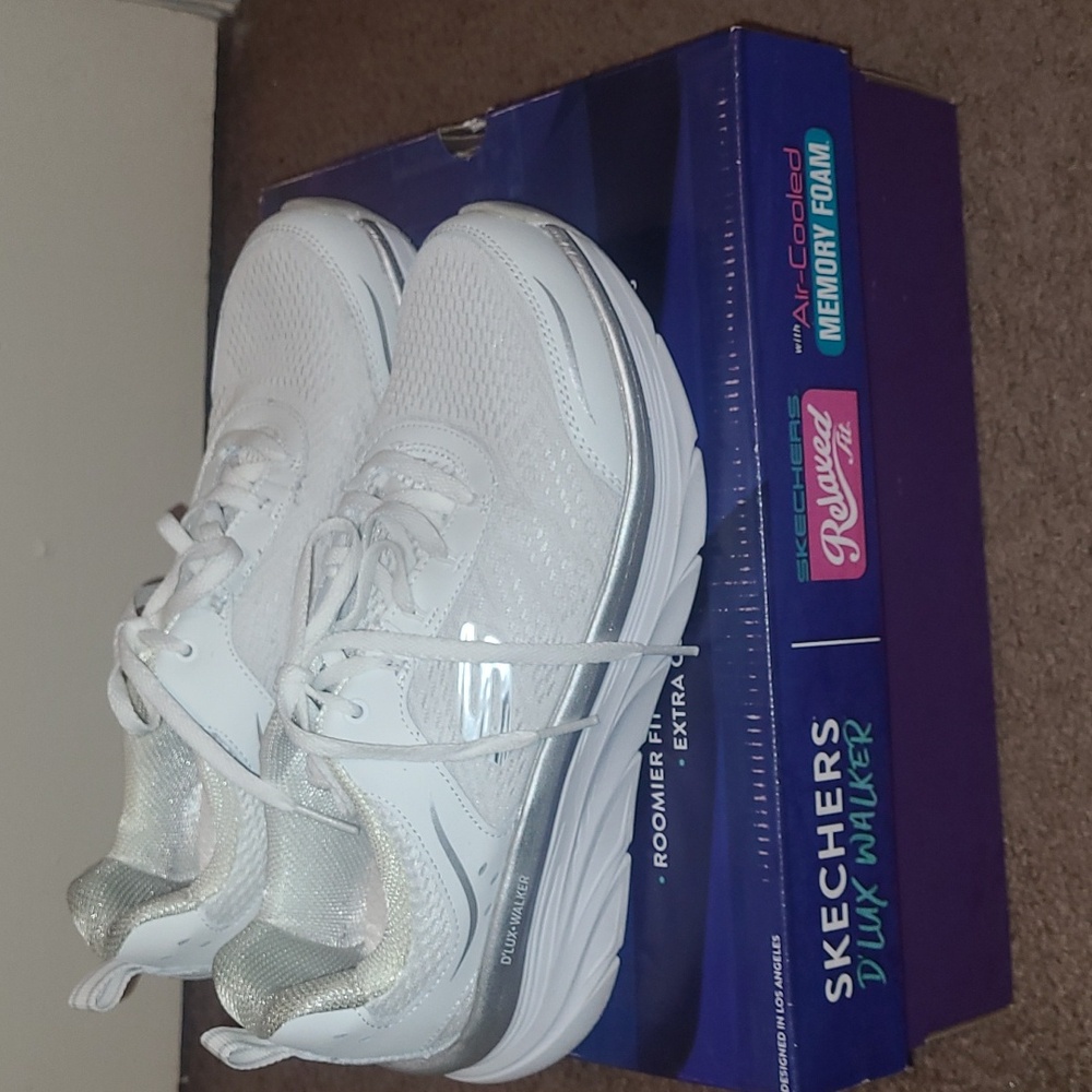 Skechers D'Lux Walker Women's White and Silver Sneakers